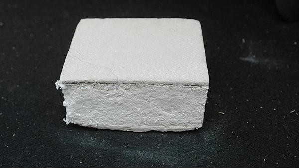 輕質(zhì)石膏為什么會(huì)不干