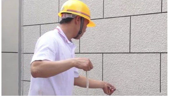 外墻真石漆膩子和普通外墻膩子主要的區(qū)別在哪里？